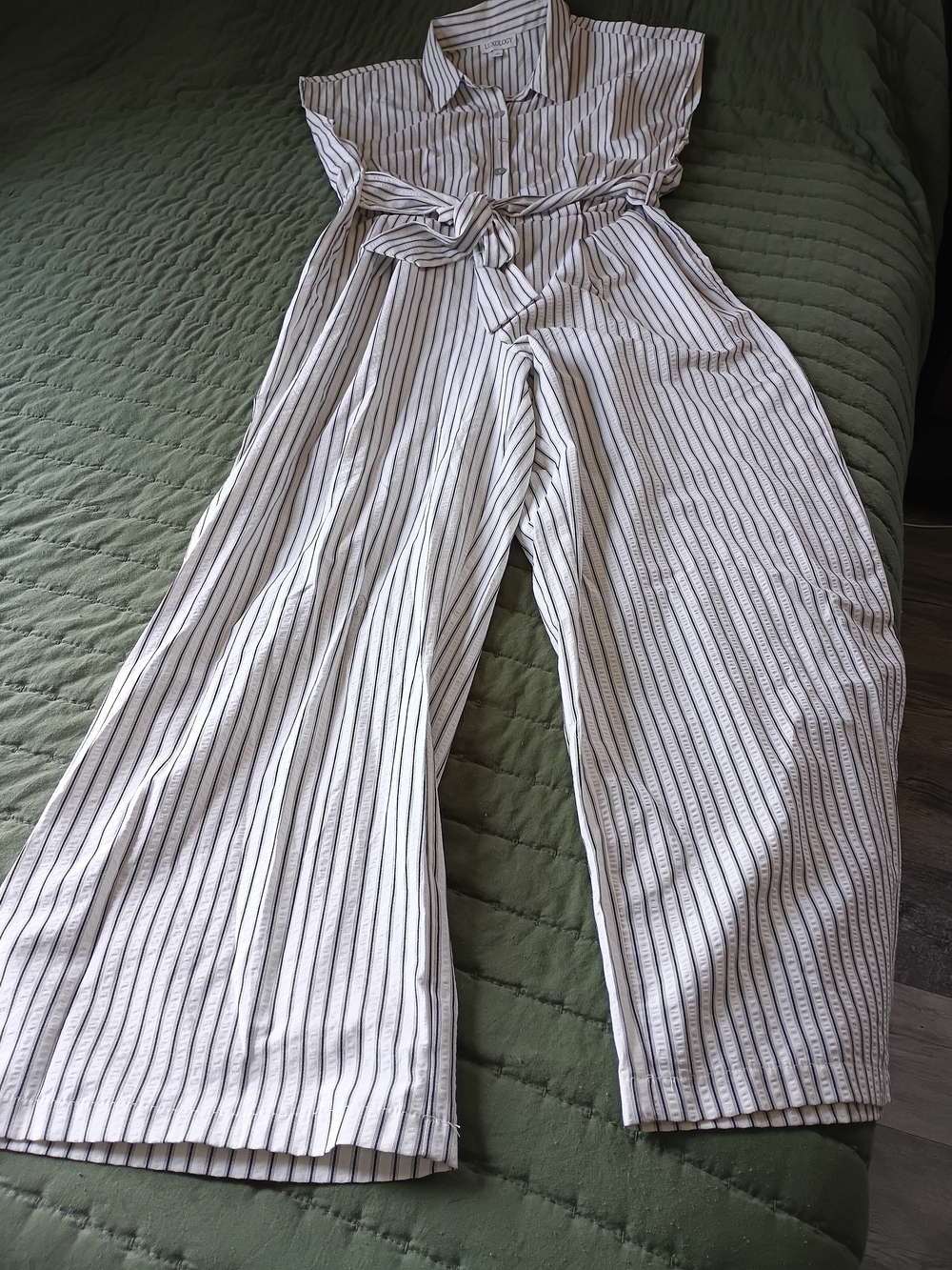 Luxology Striped Wide Leg Jumpsuit in White & Black Large Like New